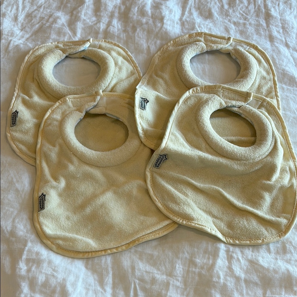 Tommee Tippee Closer to Nature Comfi-Neck Bib 4 pack - Yellow